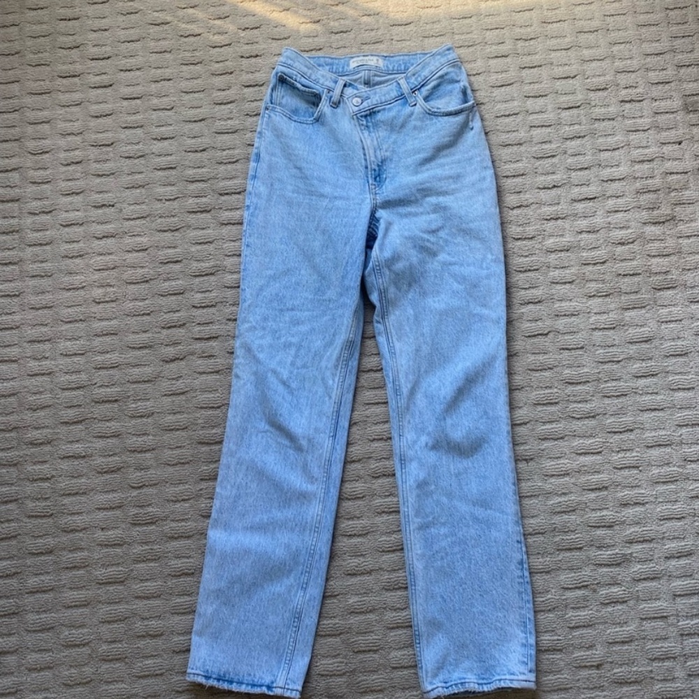 Ultra High Rise 90s Straight Jeans (26)
